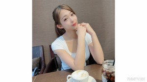 FC2-PPV-4547779 第一次拍照和露脸！限时3天！某化妆品公司工作的美女，身材比例出众，可爱得让人爱不释手，扮成施虐狂、受虐狂……扎着漂亮的马尾辫，不问任何问题就被中出！ （第一部分）在线观看