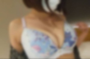 FC2-PPV-4591601 *70％OFF直到1/5* [业余个人拍摄] [中出] [下半场]可爱的严重已婚妇女/现场中出在线观看