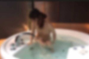 FC2-PPV-4749499 *31號前首次購買可享85%折扣​​ 【無碼】【素人個人拍攝】國寶級美女！ ！冰上仙子，身材練就的前花式滑冰運動員，中出懷孕了！ ！在线观看