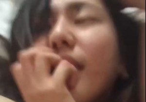 这种女脸特写 叫的真骚