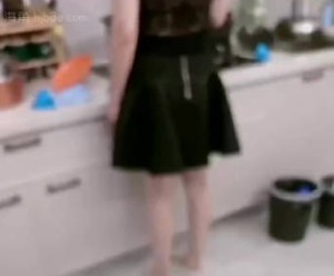 趁舅妈在厨房煎药我奸舅妈