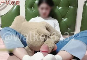 极品校花学生妹给大神口交完帮大神舔菊花-狮子座