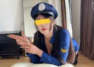 暴操极品巨乳女警最后直接玩哭了