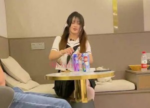 今天约了个可爱的学生妹-周星星