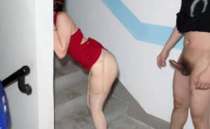 和嫂子公园露出被碰到的外卖员狂操内射