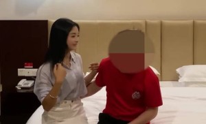 清纯小妹娇嗔绝顶老汉推车横冲直撞-推车探花