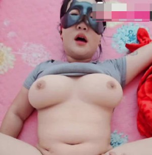 嫂子妈妈在隔壁睡觉小叔子铤而走险爆操内射大奶嫂子