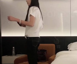 妹妹吃肉棒像吃冰棒一样津津有味-7BOSS