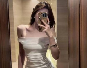 让表姐穿上网购的马油丝袜给我操