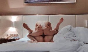 离校比赛前去干妈妈那干妈接送我时被我内射了